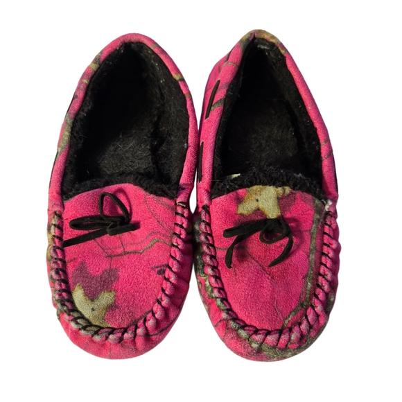 Mossy Oak Pink Camouflage Moccasin Slippers - Medium (7-8) - Picture 1 of 7
